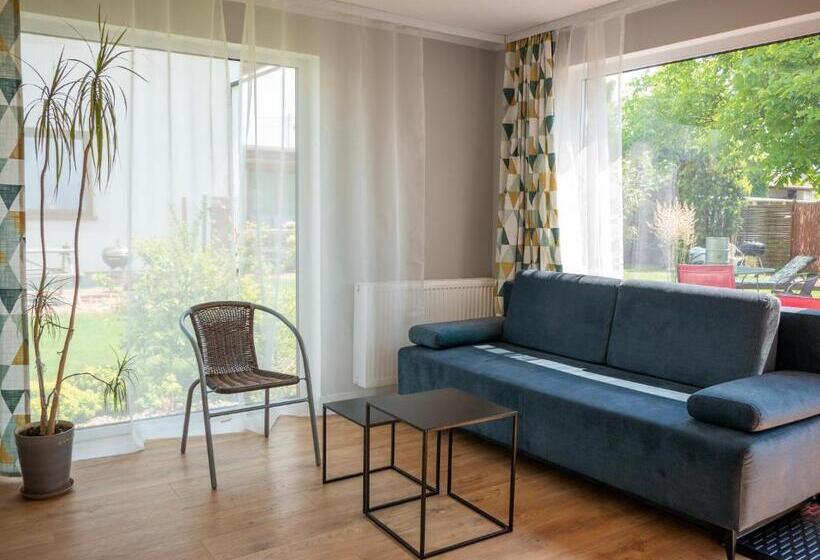 کلبه ییلاقی, Hostel W Ogrodzie