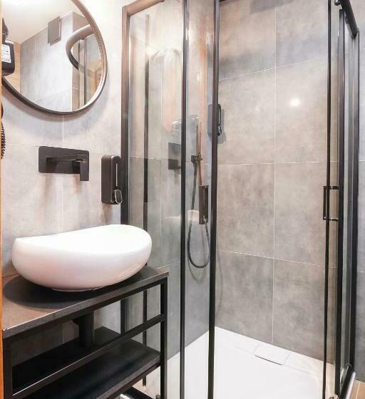 디럭스 룸, Lofft