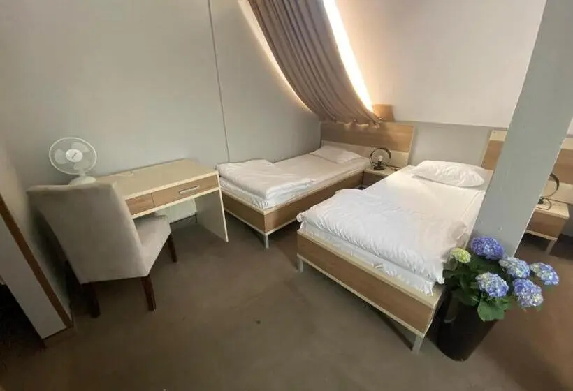 デラックスの４人部屋, Pokoje Gościnne Tęczowa