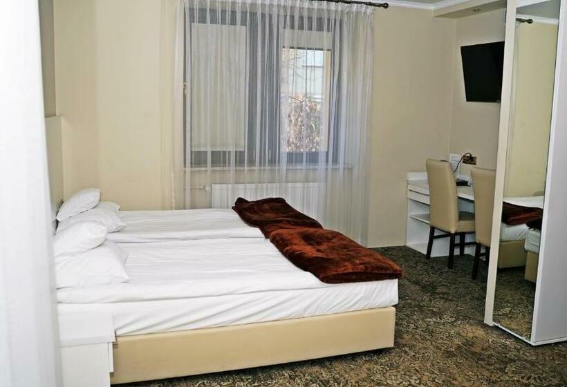 スタンダードトリプルルーム, Promien