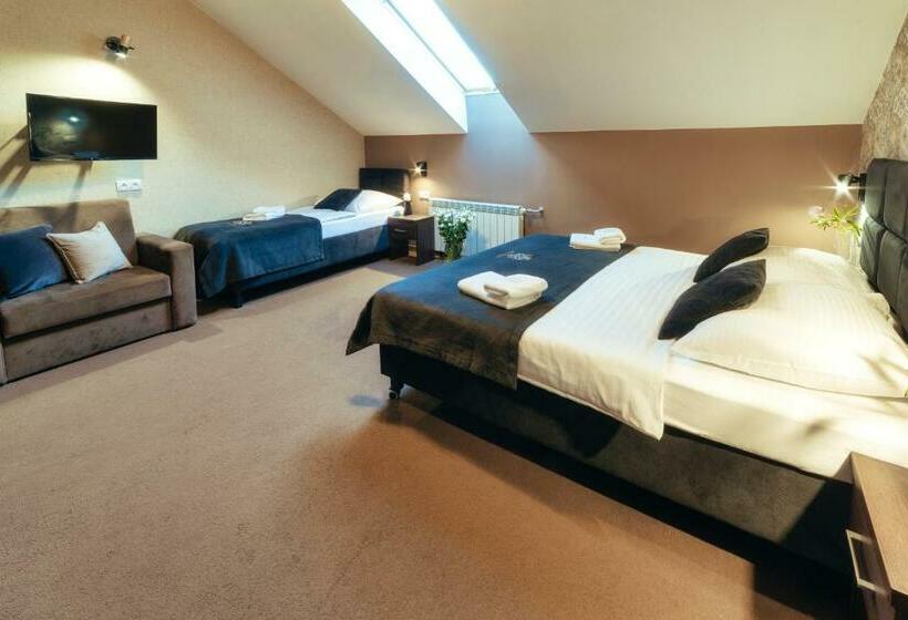 标准三人间, Srebrny Bucznik Wellness & Restaurant