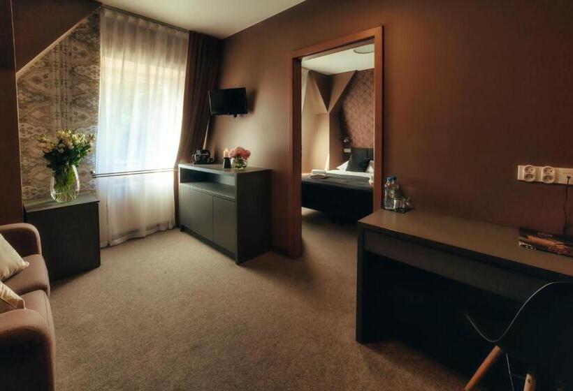 标准工作室, Srebrny Bucznik Wellness & Restaurant