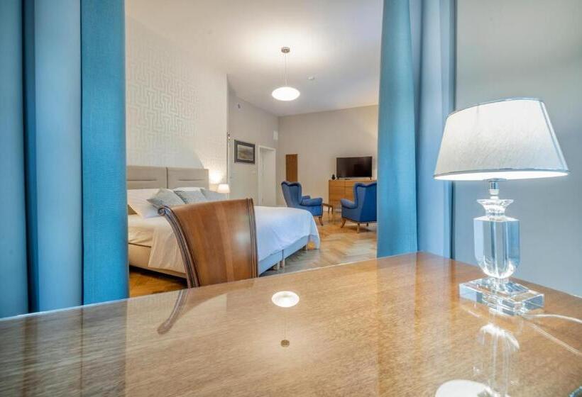 발코니 디럭스 룸, Villam