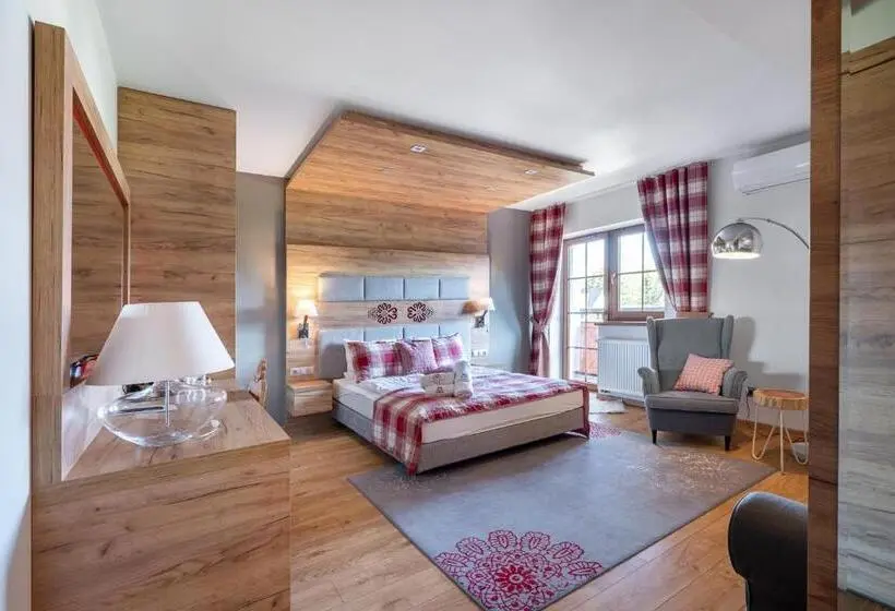 Premium Neljän Hengen Huone, Parzenica B&b   Wyjątkowa I Jedyna!!! Sprawdź Nas A Nie Pożałujesz!