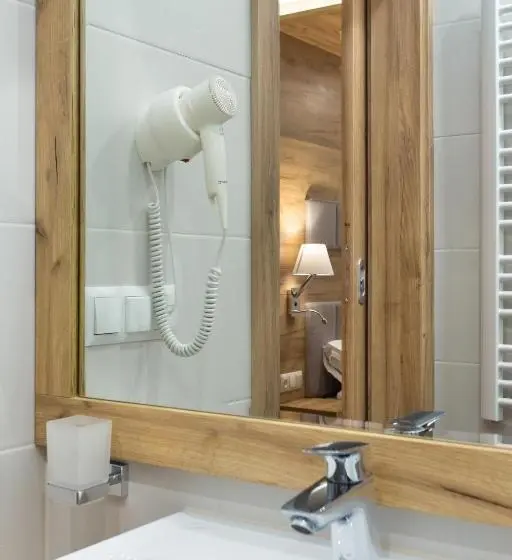 Premium Neljän Hengen Huone, Parzenica B&b   Wyjątkowa I Jedyna!!! Sprawdź Nas A Nie Pożałujesz!