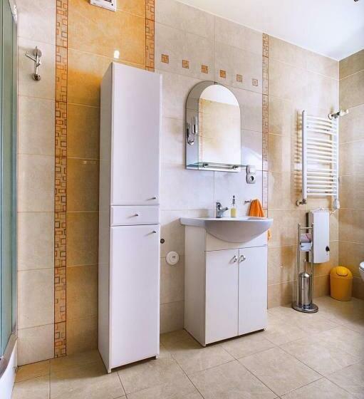 إستديو عائلى, Dom Gościnny Przedmieście