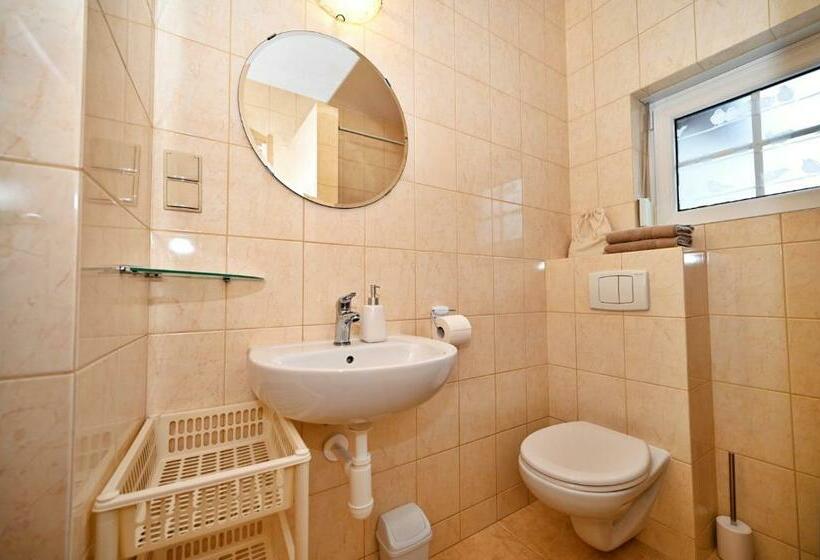 استودیو خانوادگی, Molonówka Guest House