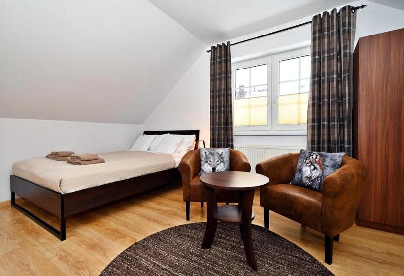 اتاق سوپریور سه تخته, Molonówka Guest House