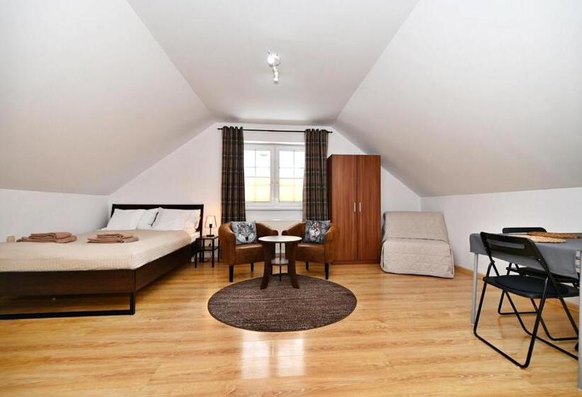 اتاق سوپریور سه تخته, Molonówka Guest House