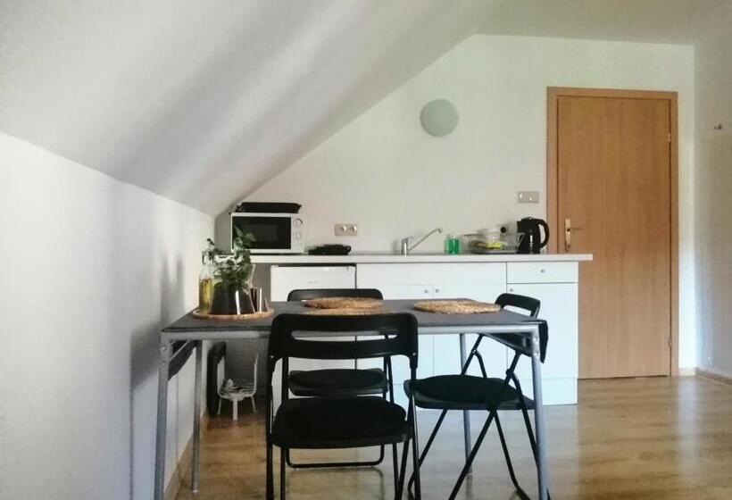 اتاق سوپریور سه تخته, Molonówka Guest House