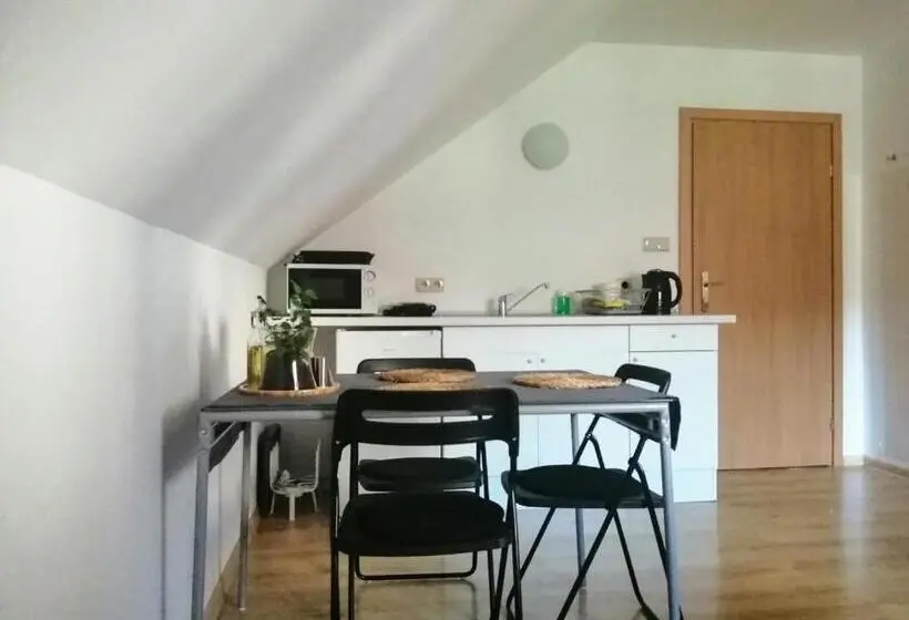 اتاق سوپریور سه تخته, Molonówka Guest House
