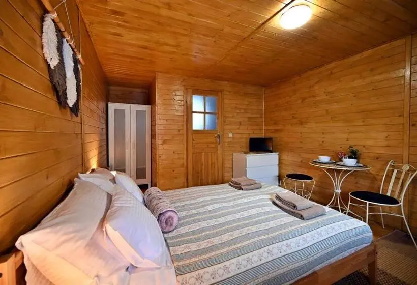 کلبه ییلاقی, Molonówka Guest House