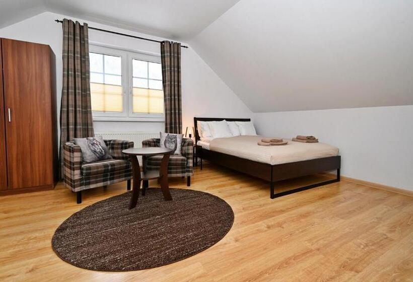 اتاق سوپریور سه تخته, Molonówka Guest House