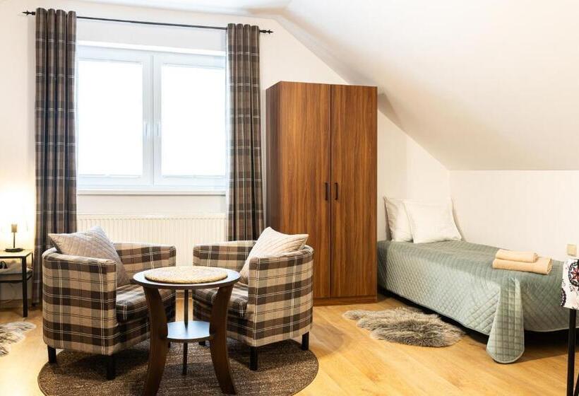 اتاق سوپریور سه تخته, Molonówka Guest House