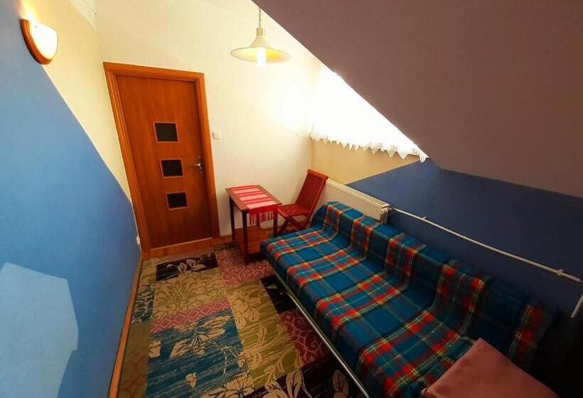 스탠다드 스튜디오, Pensjonat Osemka