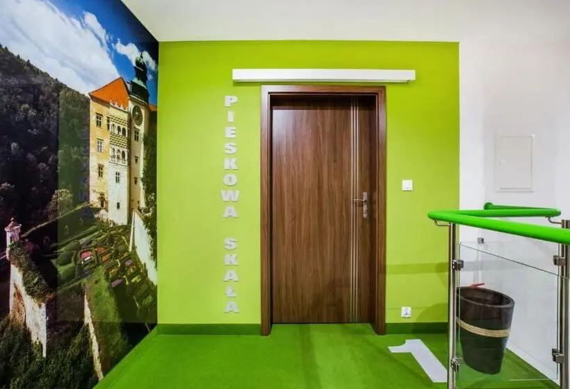 Classic Neljän Hengen Huone, Przystań Leśniów