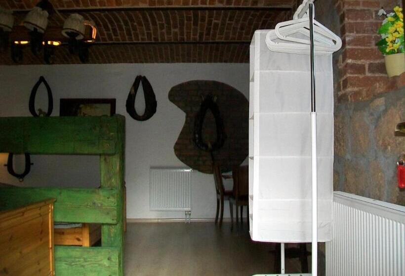 חדר סטנדרט לשלושה, Stara Kuźnia