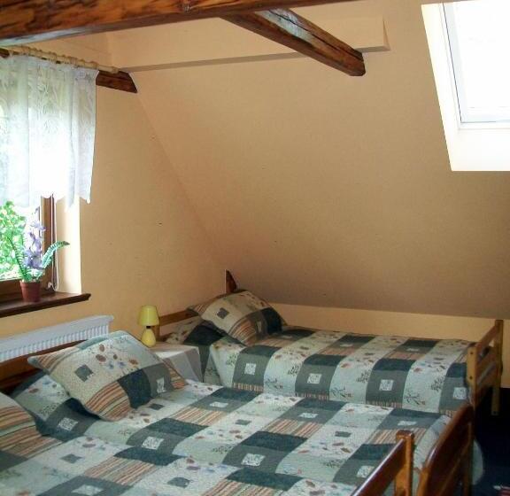 חדר סטנדרט לשלושה, Stara Kuźnia