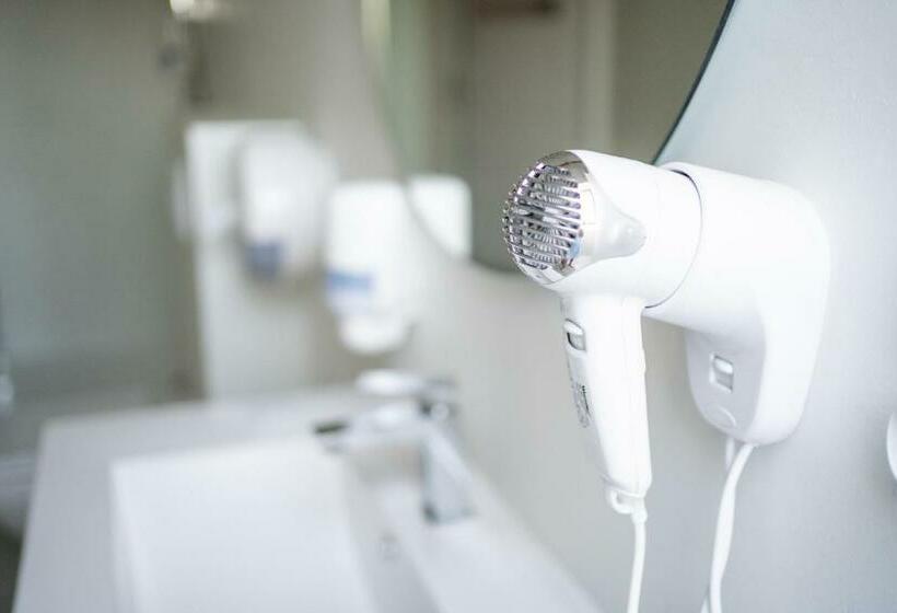 ベーシックルーム, Restauracja Balton