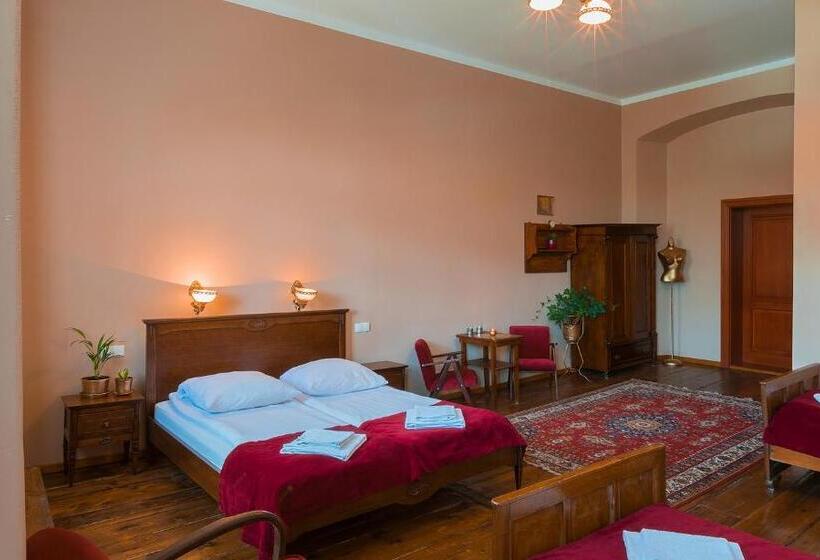 スタンダードスタジオ, Zamek Dobroszyce