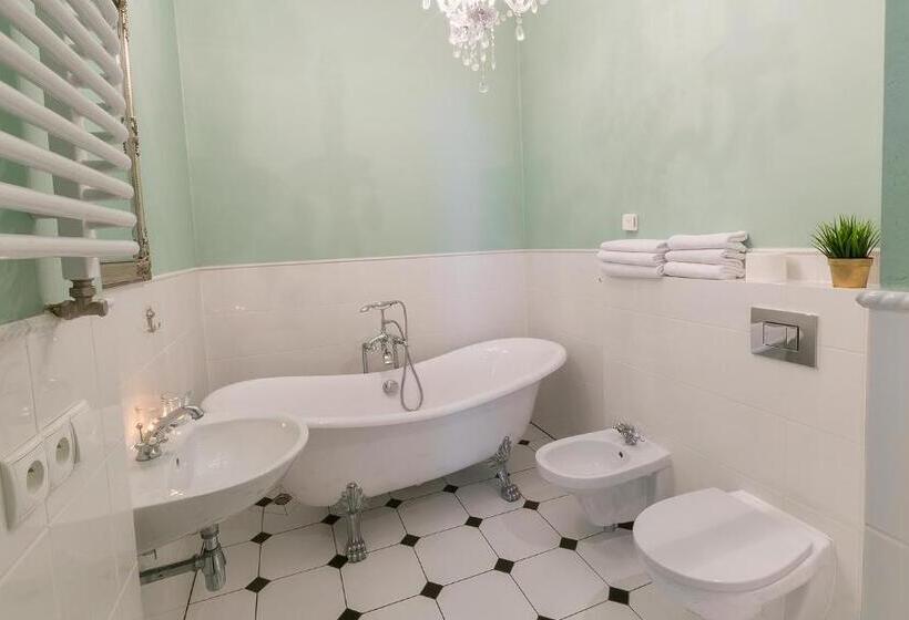 豪华工作室, Zamek Dobroszyce