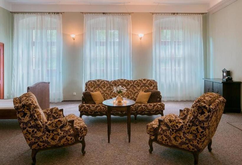 디럭스 스튜디오, Zamek Dobroszyce