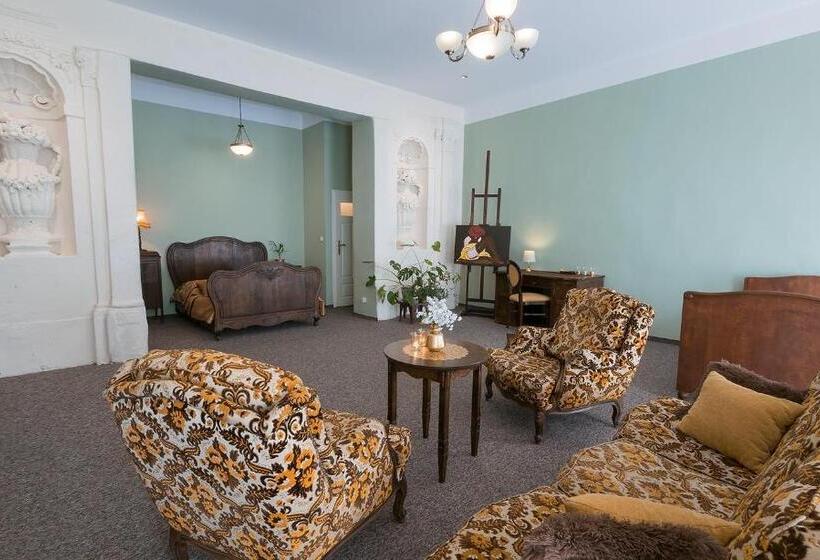 디럭스 스튜디오, Zamek Dobroszyce