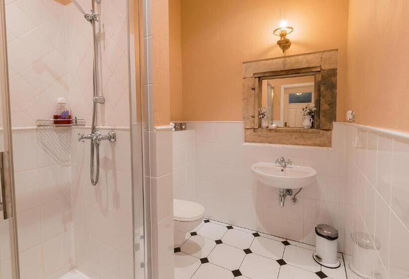 스탠다드 룸, Zamek Dobroszyce