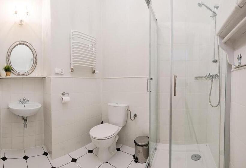 스탠다드 룸, Zamek Dobroszyce