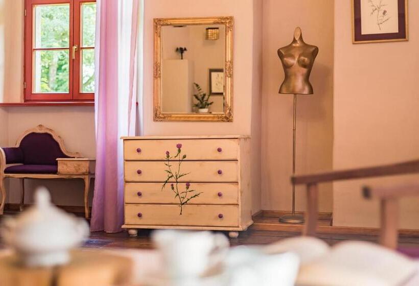 스탠다드 스튜디오, Zamek Dobroszyce