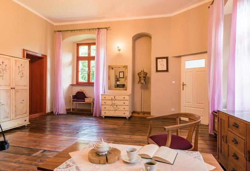 スタンダードスタジオ, Zamek Dobroszyce