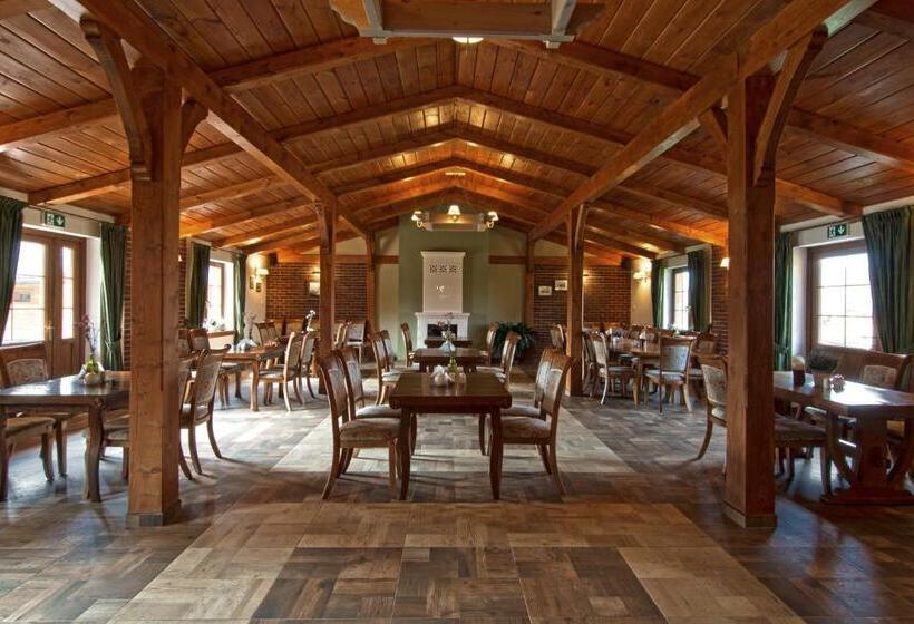 标准间, Dworek Gawra