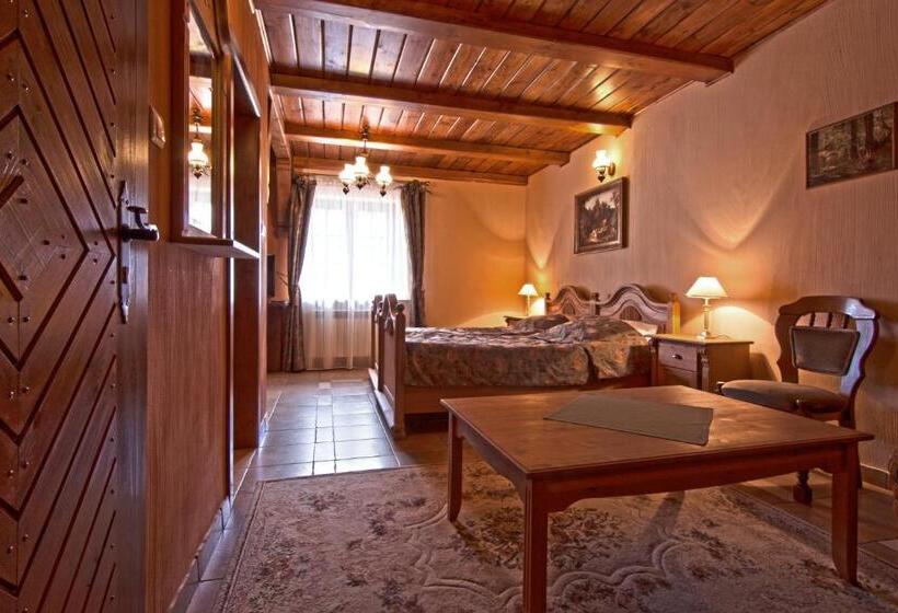 豪华房间, Dworek Gawra