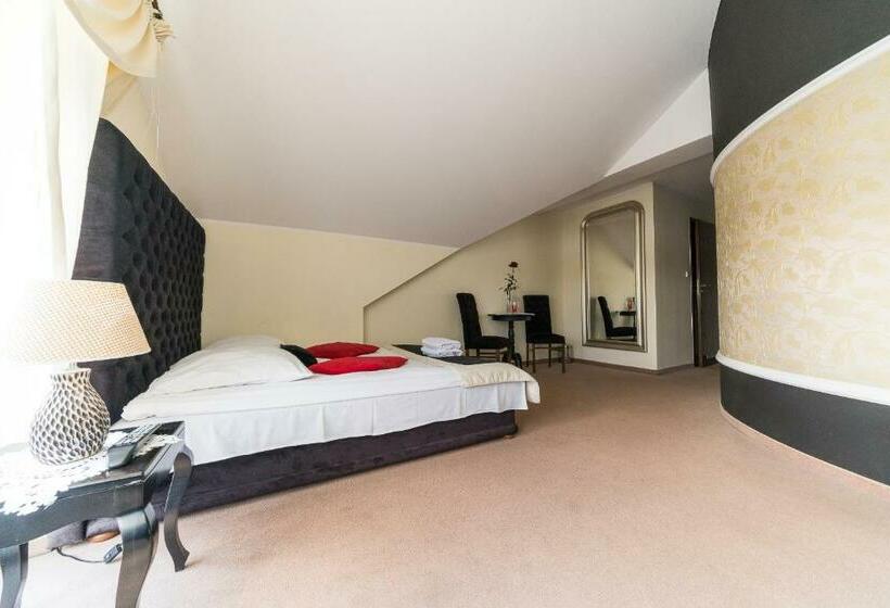 Номер Deluxe с Балконом, Dworek Rajska Góra