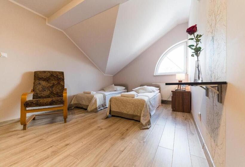 Номер Стандарт, Dworek Rajska Góra