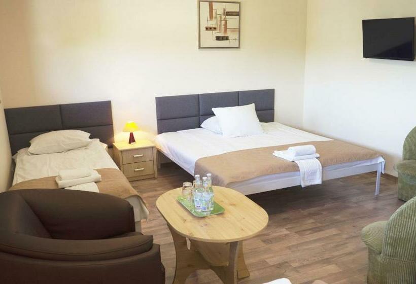 スタンダード4人部屋, Zajazd Beskidy