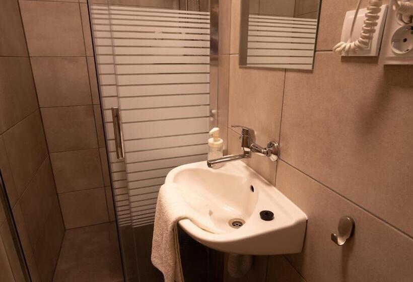 חדר דלוקס עם מרפסת, Ada