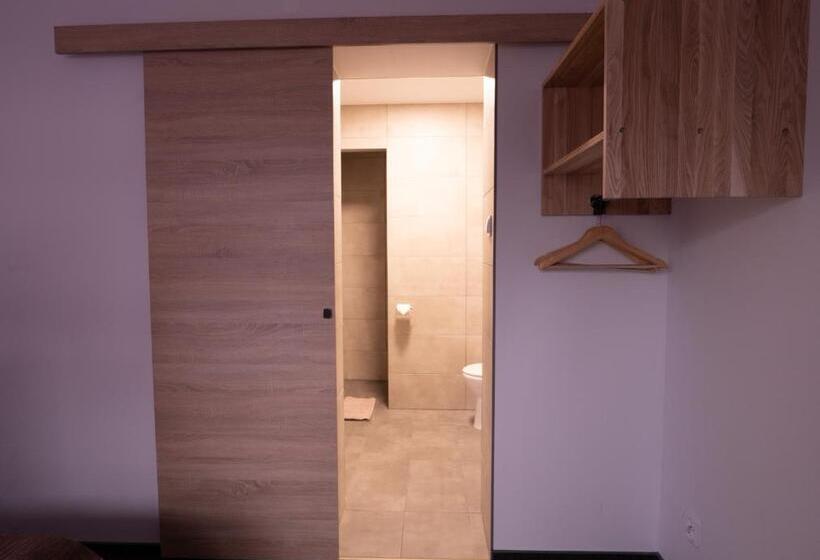 חדר דלוקס עם מרפסת, Ada