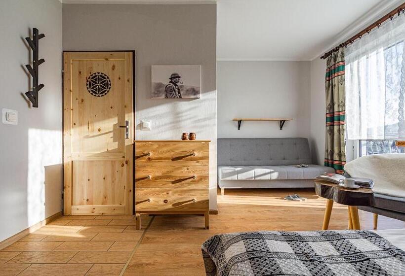 اتاق استاندارد سه تخته با بالکن, Ceprówka Family Friendly