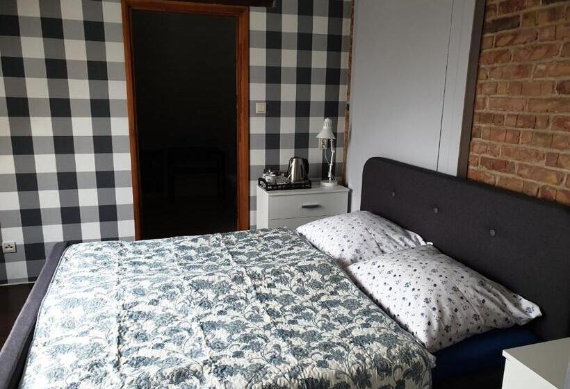 חדר סטנדרט עם מיטת קינג, Dom Gościnny Ptaszarnia Natura Free Parking