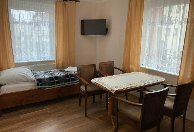 סטודיו משפחתי, Dom Wczasowy Dorja