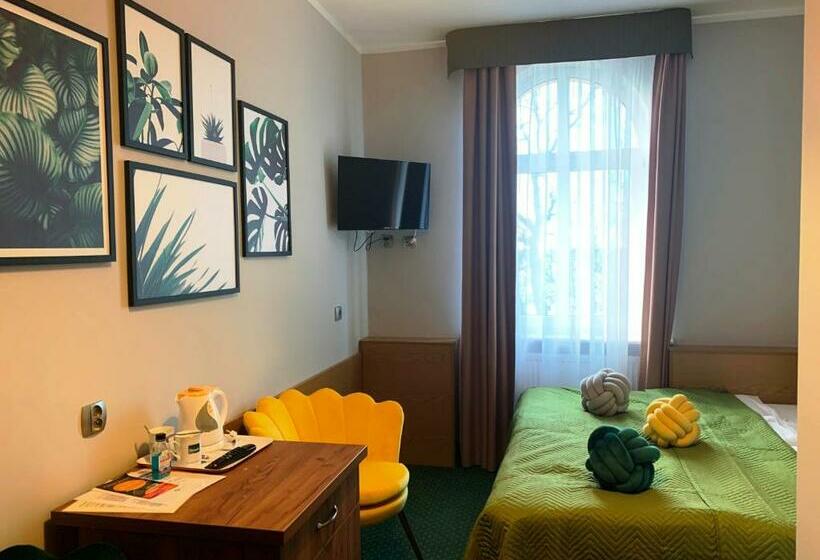 חדר סטנדרט, Dw California