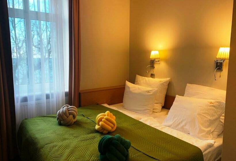 חדר סטנדרט, Dw California