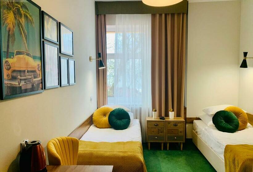 חדר סטנדרט, Dw California