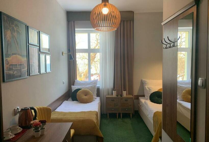 חדר סטנדרט, Dw California