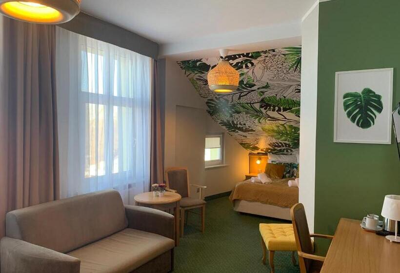 חדר סטנדרט, Dw California