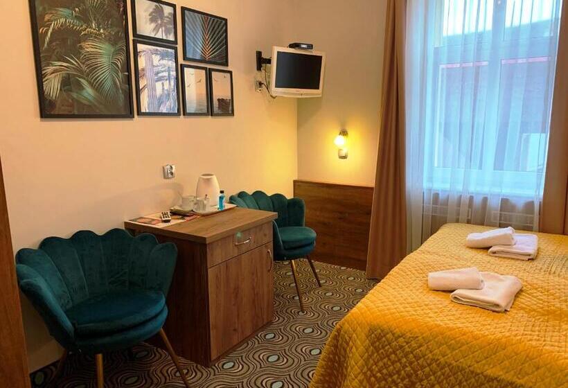 חדר אקונומי, Dw California