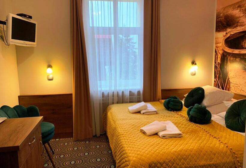 חדר אקונומי, Dw California