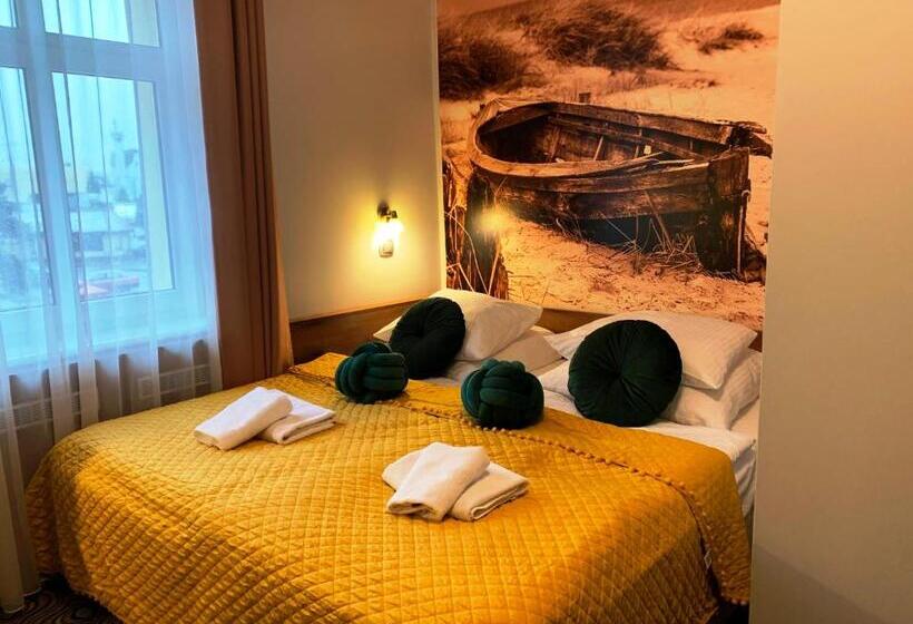 חדר אקונומי, Dw California