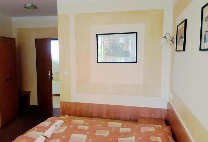 标准单人间, Rezydencja 5 Dębów